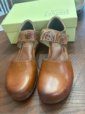 WOMEN'S L'ARTISTE GLOSS-PANSY CLOGS